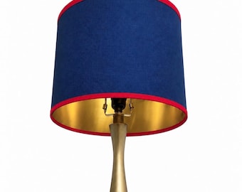 SOLO PANTALLA DE LÁMPARA, Pantalla cilíndrica azul marino con ribete rojo, Pantalla hecha a mano, Decoración moderna y ecléctica para el hogar, Iluminación náutica contemporánea