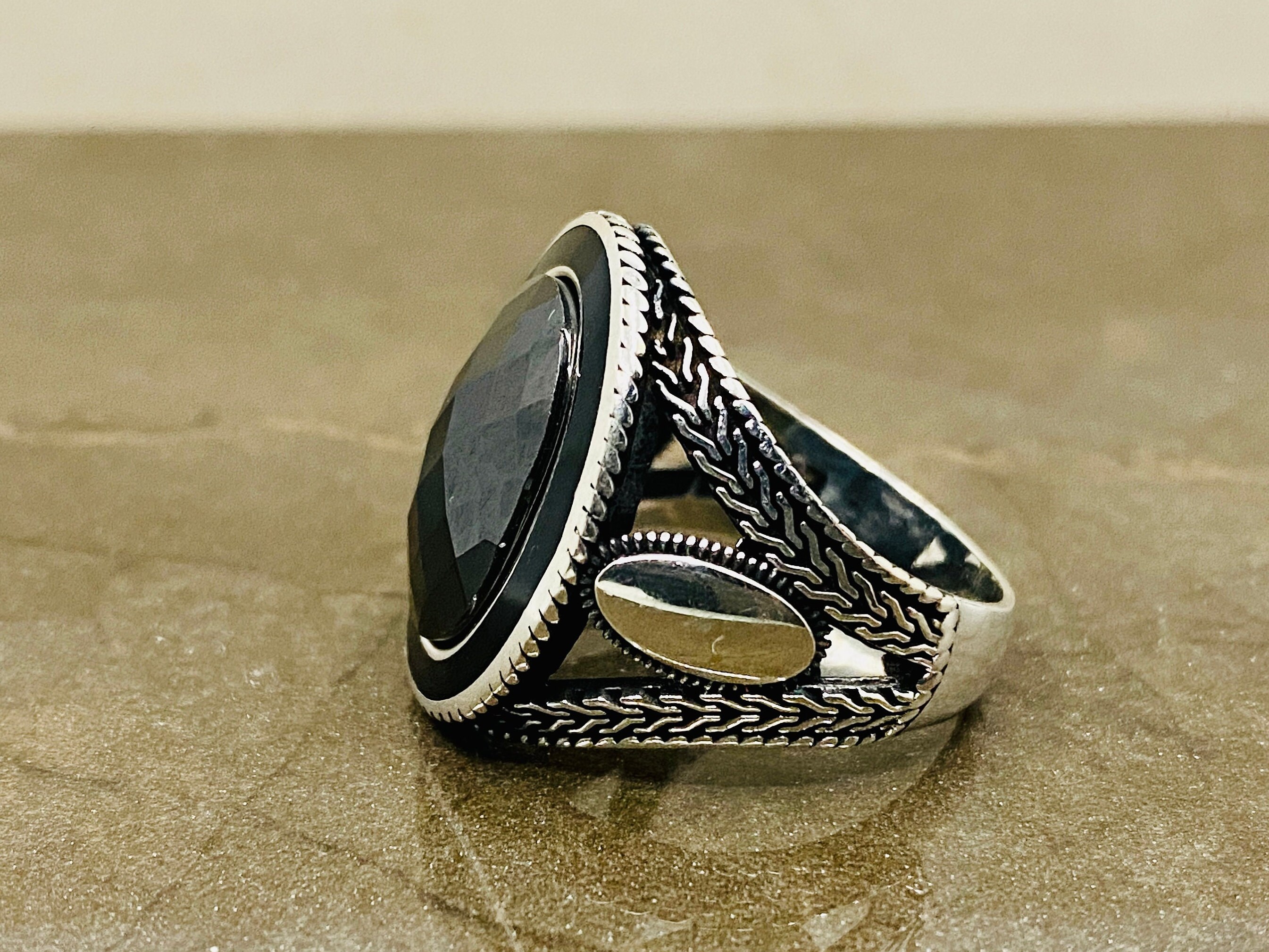 美品＊Silver ring 刻印有り＊素敵なデザインです Black Stone Silver Ring, 925 Sterling Silver, Zircon Ring
