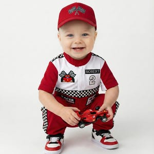 Costume da pilota di auto da corsa personalizzato con cappello, vestito con nome personalizzato, costume da compleanno Fast One