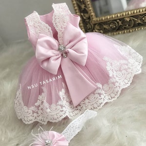 Vestido de menina. Vestido de aniversário. Para ocasiões especiais. Vestido de 1º aniversário.