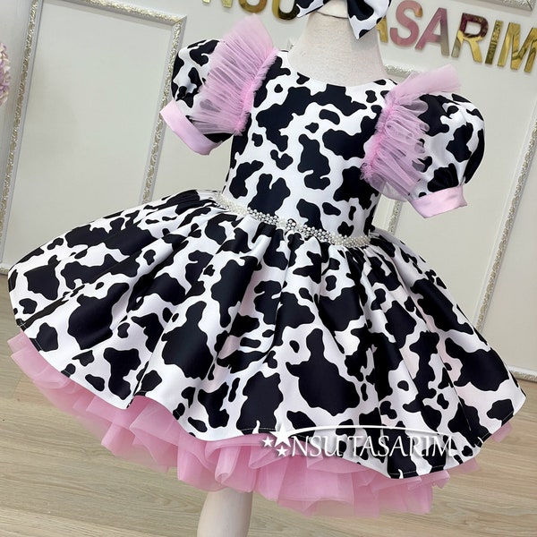 Cow theme costume. Cow costume. Baby girl dress. Cow party dress. Birthday dress. 1st Birthday dress.