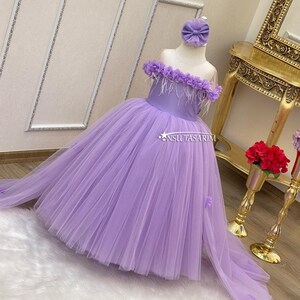 Abito da bambina color lavanda. Abito da festa per bebè. Abito primo compleanno bambina. Abito da ragazza di fiori, abito da compleanno lilla lavanda, per bambina. Fatto a mano! immagine 2