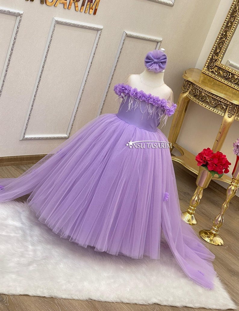Abito da bambina color lavanda. Abito da festa per bebè. Abito primo compleanno bambina. Abito da ragazza di fiori, abito da compleanno lilla lavanda, per bambina. Fatto a mano! immagine 2
