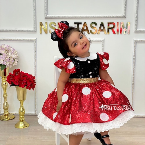 1st birthday minnie mouse dress Birthday Minnie Mouse Birthday Outfit For Minnie Mouse Inspired Comes with a personalized bodysuit and matching bloomers a fully sewn ribbon trimmed tutu with more than 30 yards of premium ribbon The hair bow and matching bloomers are available 1st Birthday Mickey Mouse Dress