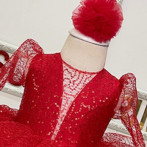 Red baby girl dress front upper part