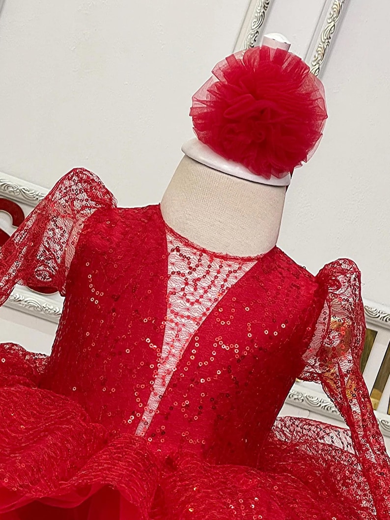 Red baby girl dress front upper part
