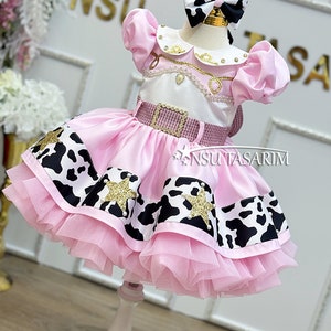 Disfraz de vaca. Disfraz de vaca. Nueva versión del vestido de vaca. Vestido de fiesta de vaca. Vestido de cumpleaños. Vestido para el primer cumpleaños.