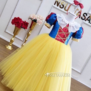 Snow white dress. Baby girl dress. For special occasion.  1st Birthday dress. First Birthday Dress. Handmade!