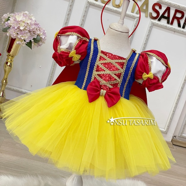 Snow white dress . Snow white Kids Dress Costume. Snow white  birthday dress. Sparkle snow white dress. For special occasion. Handmade!
