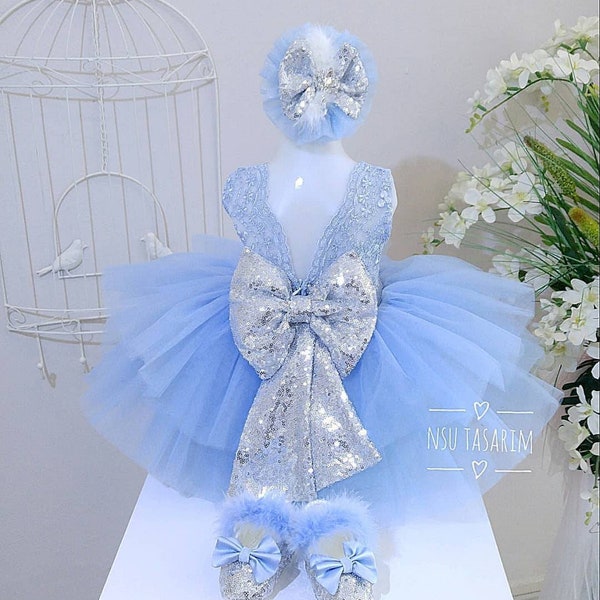 Blauw en zilverkleurig babymeisjesjurkje. voor speciale gelegenheid. Verjaardagsjurkje voor babymeisje. 1e verjaardag jurk. Blauwe en pailletten zilveren jurk.