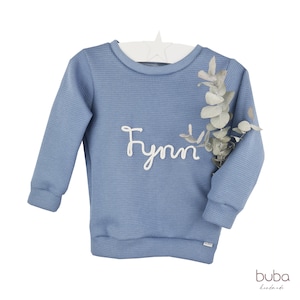 Sweater Pullover aus Waffelstruktur mit Kordelschrift Name Zahl personalisiert Rauchblau