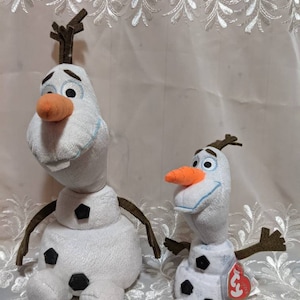 Disney Frozen OLAF the SNOWMAN santa hat 8 ty beanie baby plush soft toy -  NEW!