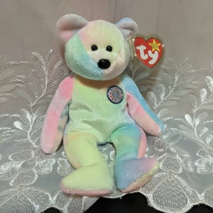 Ty Beanie Baby B.B. O Urso de Aniversário Multicolorido - Brinquedo de Pelúcia Vintage Raro em Cor de Menta (21,6 cm)