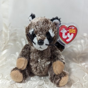 Ty Beanie Baby - Sneaks the Raccoon (5in)