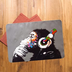 Tabla de cortar con mono de Banksy: decoración de cocina con grafiti