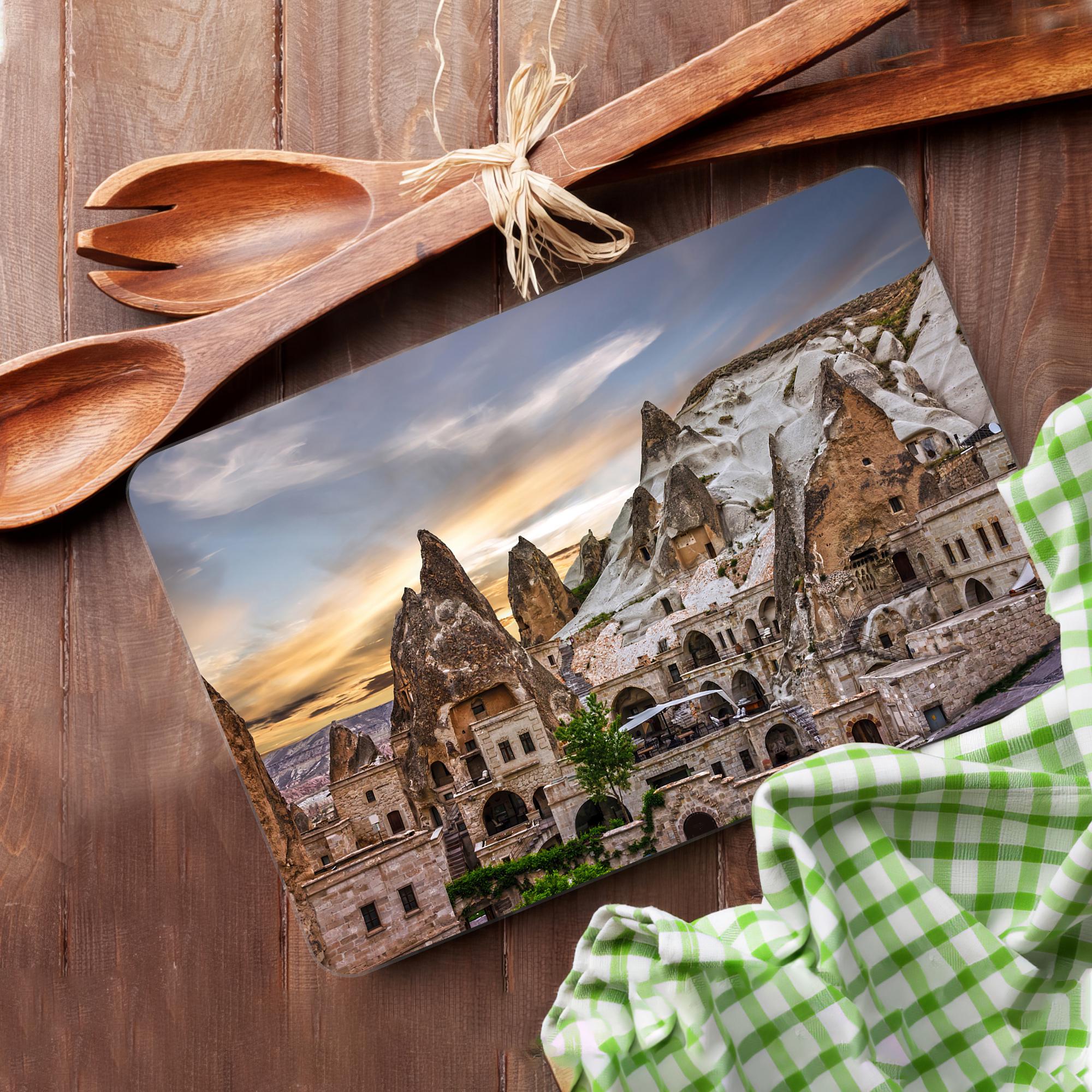 カッパドキアの夕日を描いたカッティングボード：トルコの風景を描いた