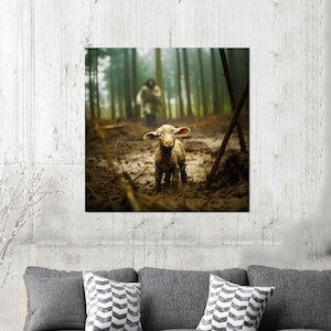 Lamm im Wald Leinwand Wandkunst, Rustikales Tier Fotografie Poster, Stimmungsvolle Naturszene Baumwoll Leinwand Druck für gemütliche Bauernhaus Dekoration