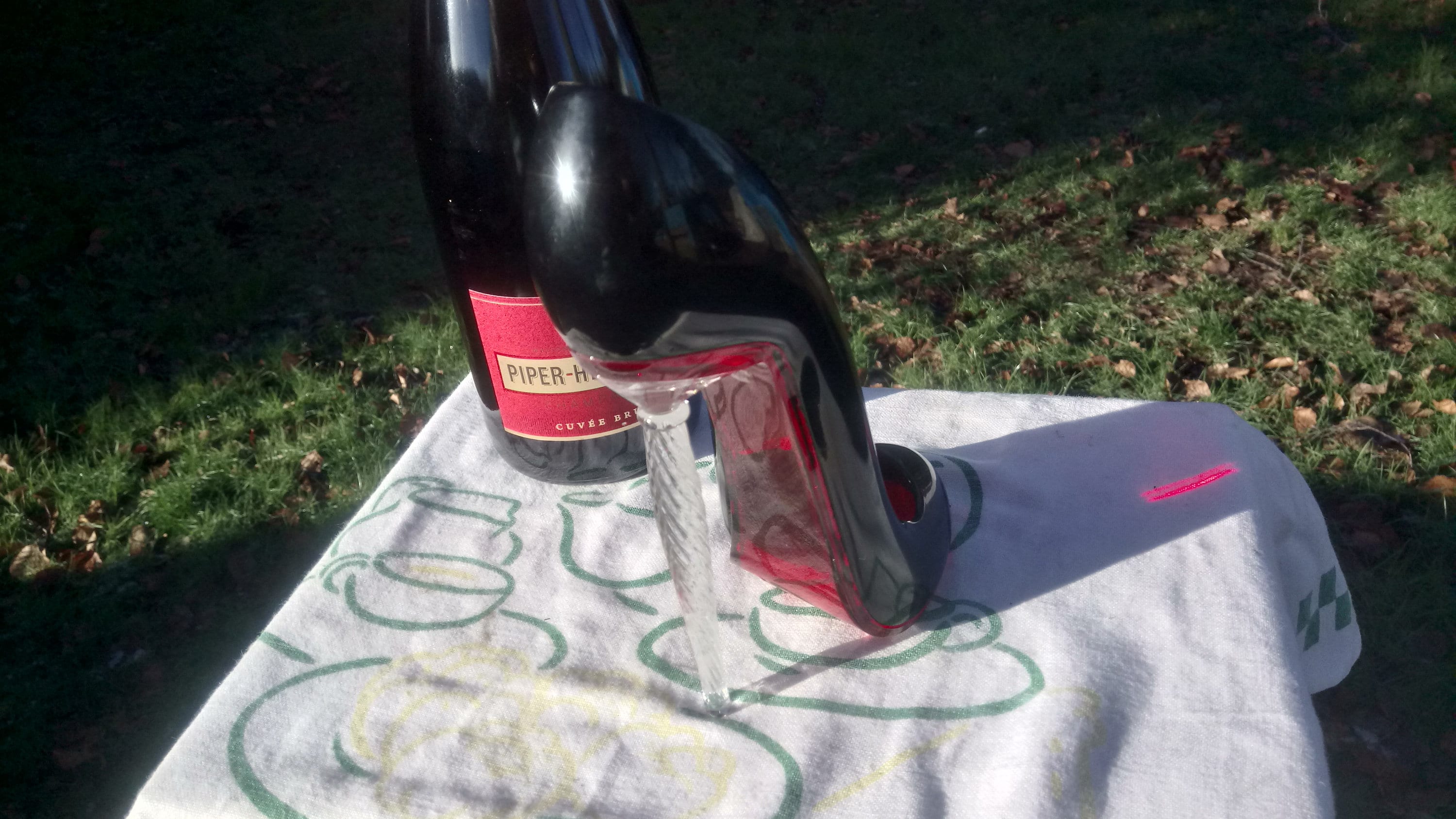 ルブタン x パイパー エドシック、ル リチュエル シャンパン フルート