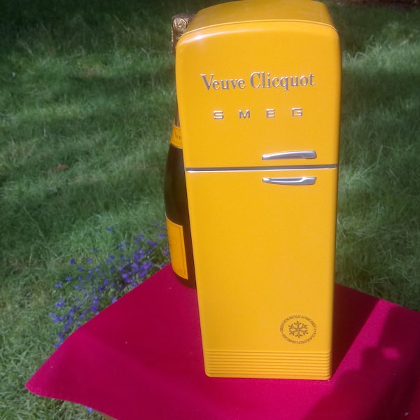 Très rare : boîte frigorifique orange Veuve Clicquot SMEG - pour bouteille de champagne - en excellent état