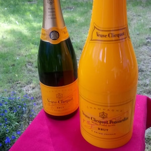 Vintage Veuve Clicquot Champagne cool storage bottle in excellent condition