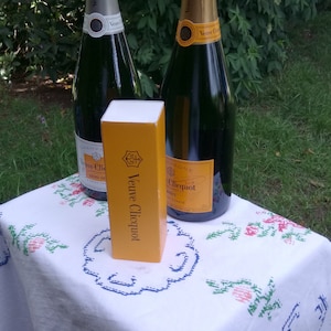 UNIQUE Item : Jenga game for kids in Veuve Clicquot cover