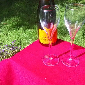 Rare to find : set of two Veuve Clicquot glasses