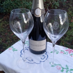 Very rare to find - collector&#39;s item : set of two Louis Cristal Roederer champagne glasses