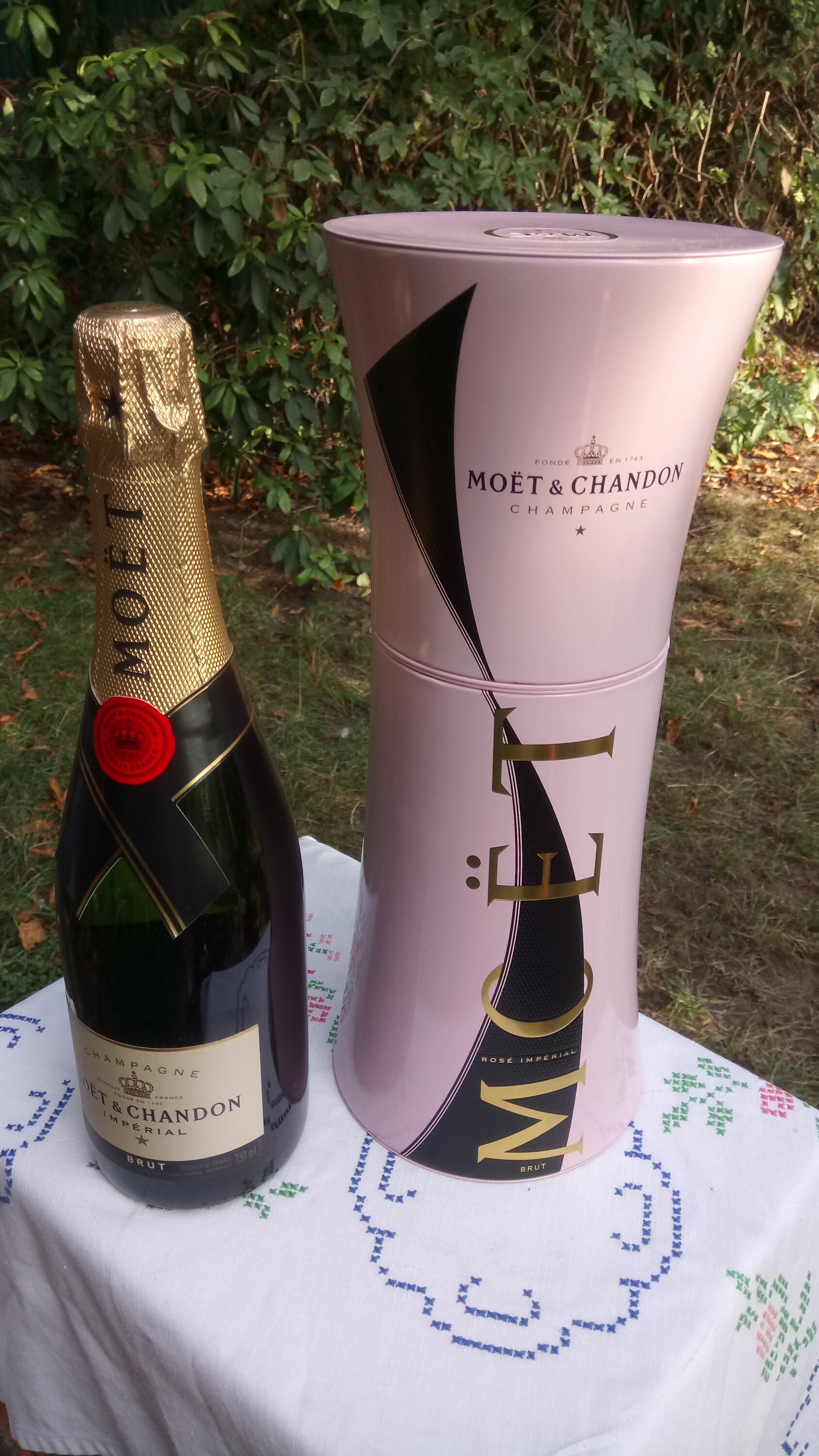 Very Rare and Unique : Moet & Chandon Valentine Pink Champagne - Etsy