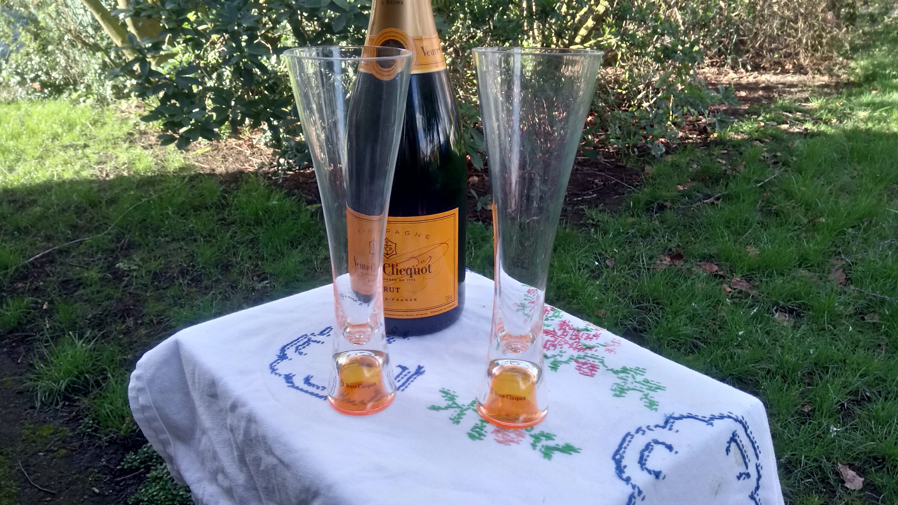 Vintage & very rare : Two 'Trendy' Veuve Clicquot Acrylic Flutes