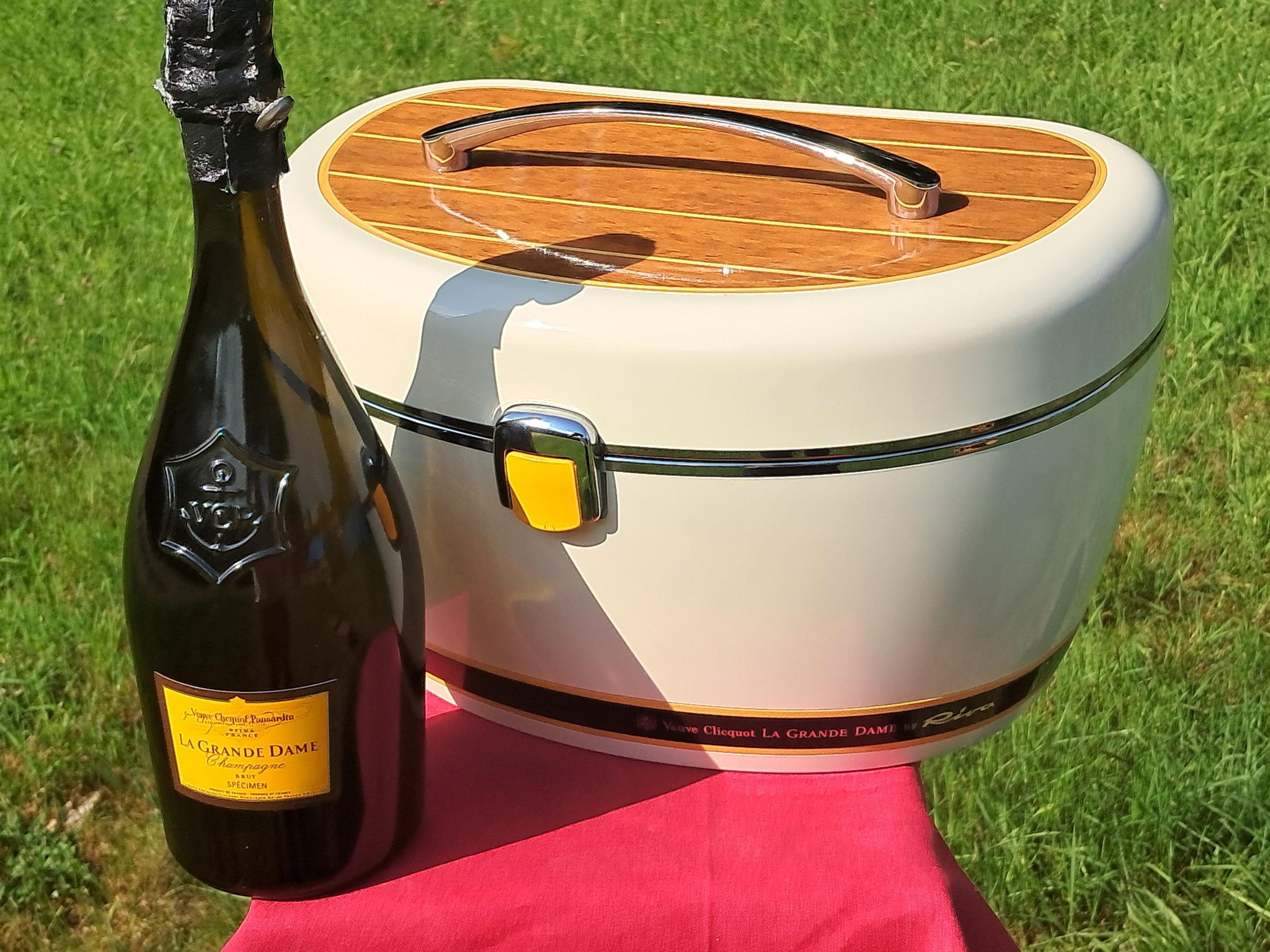 EXTREMELY RARE & UNIQUE Collector's Item! Veuve Clicquot Vanity