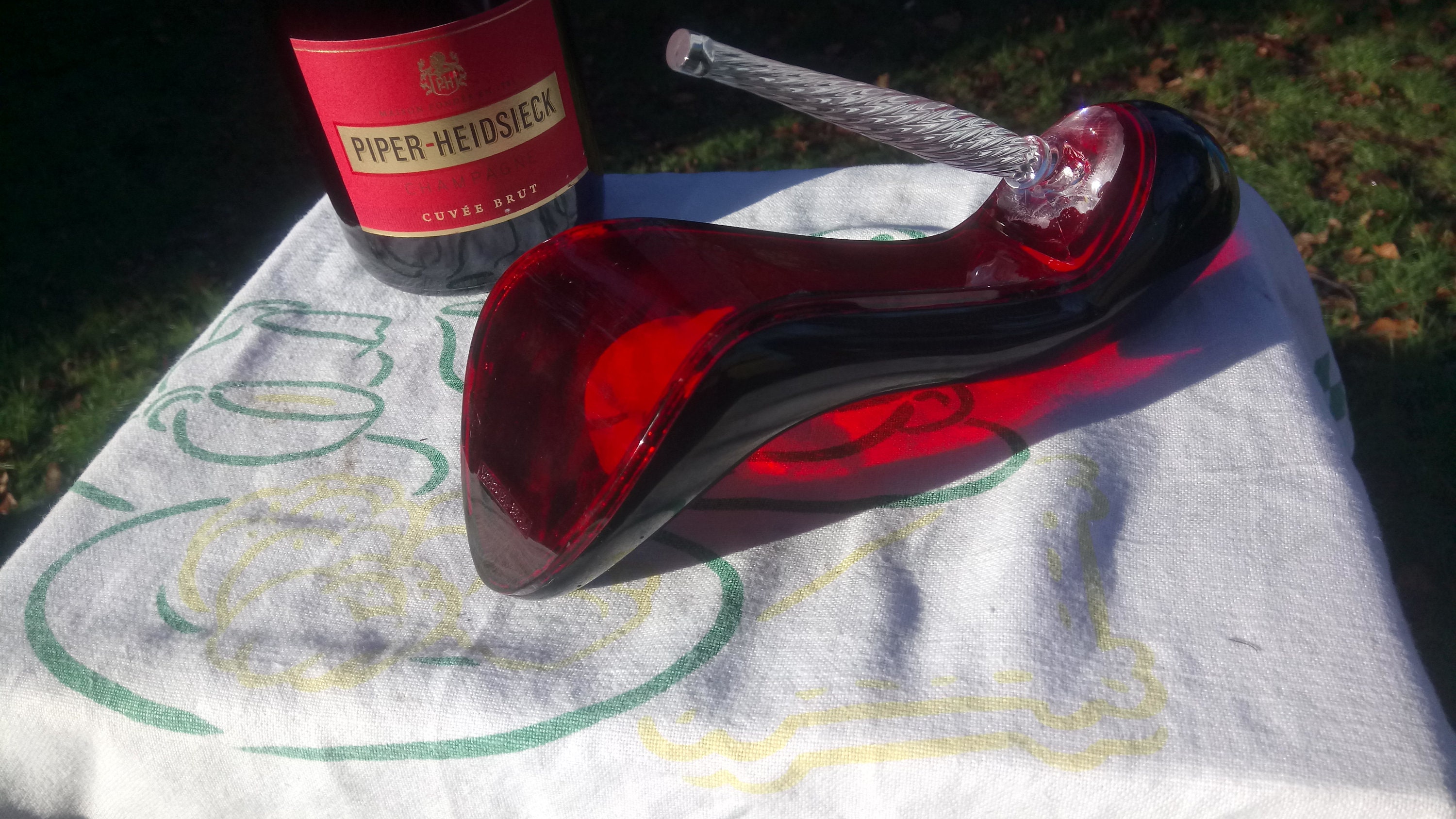 ルブタン x パイパー エドシック、ル リチュエル シャンパン フルート