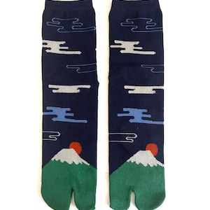 Mens Mt.Fuji Dark Night Japanese Crew Tabi Socks - Mt. Fuji socks - Japanese crew  men tabi socks - Split-Toe tabi socks - Fun Socks EX22
