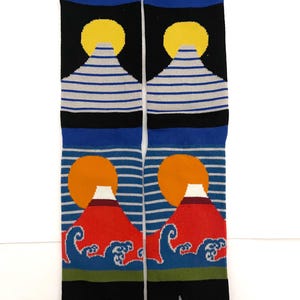 Mens Mt.Fuji and Sun Japanese Crew Tabi Socks - Mt. Fuji socks - Japanese crew women men tabi socks - Split-Toe tabi socks - Fun Socks TH20