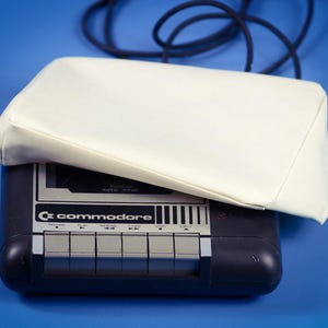 Commodore Datasette 1531 – Handgjort färgval Retro-fodral – Skydd för vintage-datorer