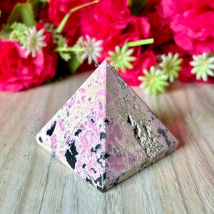Beautiful Pink Rhodochrosite Pyramid - Pyramid For  Meditation - Gemstone Pyramid - Healing Crystal - Love Stone - Home Decoration - Gift