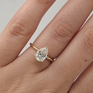 1.5 Carat Pear Shaped Lab Grown Diamond Engagement Ring,14K Yellow Gold, Solitaire Ring