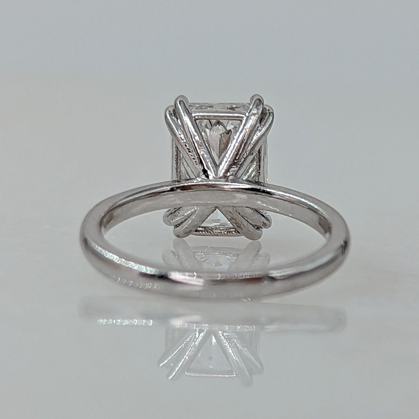 Anello Uomo Con Zaffiro Simulato 3 Ct - Fede In Argento 925 Placcato Oro Nero, Taglia 8, Moissanite Secondario, Animas Jewels