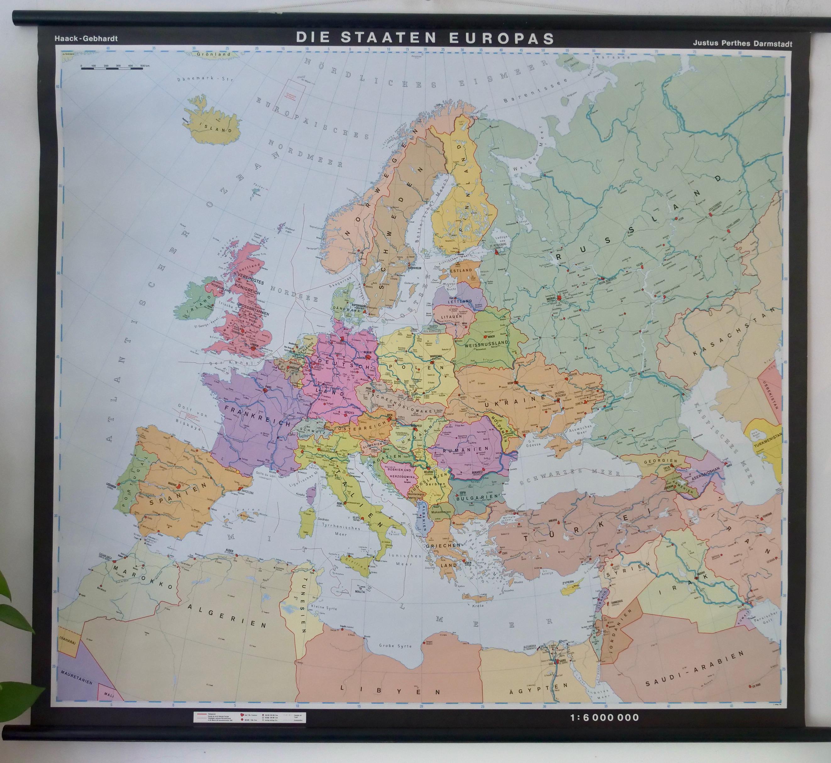 1980年ヨーロッパの地図、観光案内ガイド 1980年の世界地図 : r/imaginarymaps