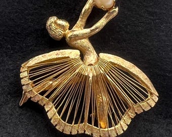 Vintage Natacha Brooks Gold Tone Ballerina Brooch/Pin - 2085