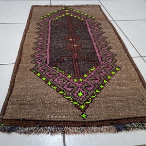 Vintage Turkish Wool Rug: Geometric Entryway Mat (1.4&#39;x2.7&#39;)