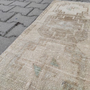 Handmade Vintage Turkish Wool Rug: Geometric Entryway Mat (1.51&#39;X3.15&#39;)
