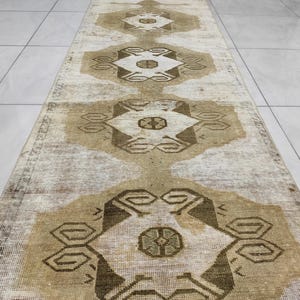 Vintage Oushak Hallway Rug: Handwoven Turkish Wool Runner (3&#39;X11&#39;)