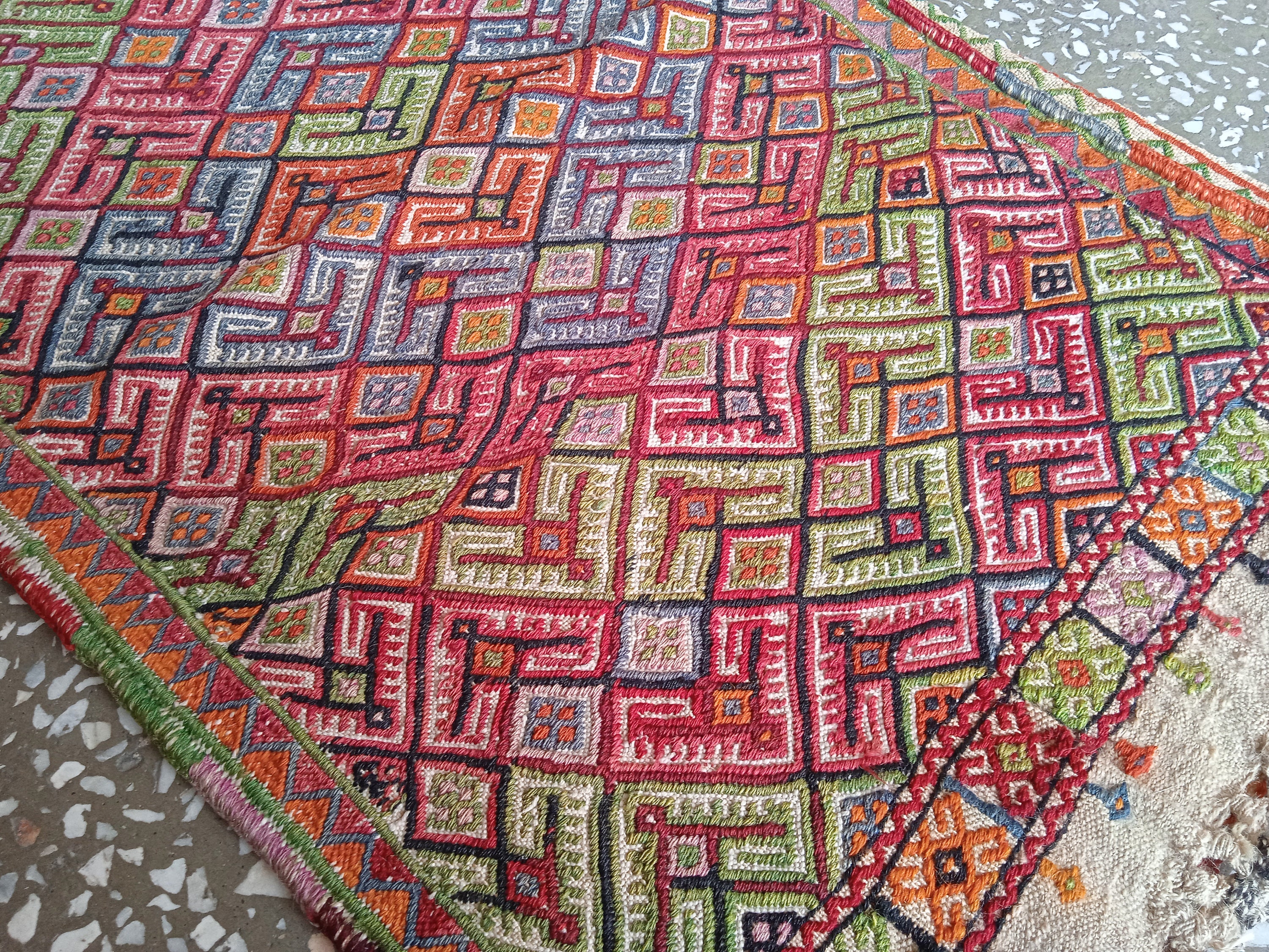 ヴィンテージトルコキリムラグ：カラフルな幾何学模様の廊下用