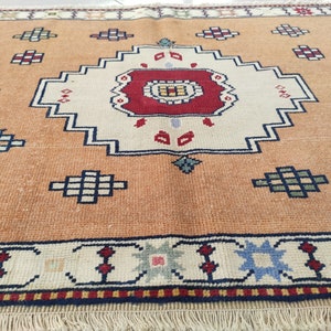 Vintage Turkish Wool Rug: Handmade Anatolian Entryway Mat (2.4&#39;X3.2&#39;)