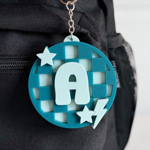Kariertes Namensschild | Rucksack Namensschild | Rucksack Schlüsselanhänger | Windel Taschenanhänger | Lunch Box Anhänger | Personalisierter Schlüsselbund | Kinder Name Schlüsselanhänger