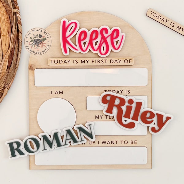 First Day of School Sign / Personalized First Day of School Sign / Dry Erase First Day of School Photo Prop with Interchangable names