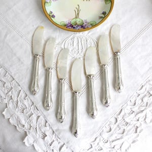 Antique Art Nouveau Mother of Pearl Spreader 800 Silver Handle Monogrammed &quot;F&quot; Early 1900s English Flatware – Sold Each