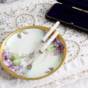 Antique cased set of 2 Solid Sterling Silver Pickle Forks with Mother of Pearl handles Sheffield 1910