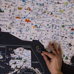 USA Travel Map with personalization - Illustrated Landmarks - National Parks - Push Pin Adventure Map - Wall Art