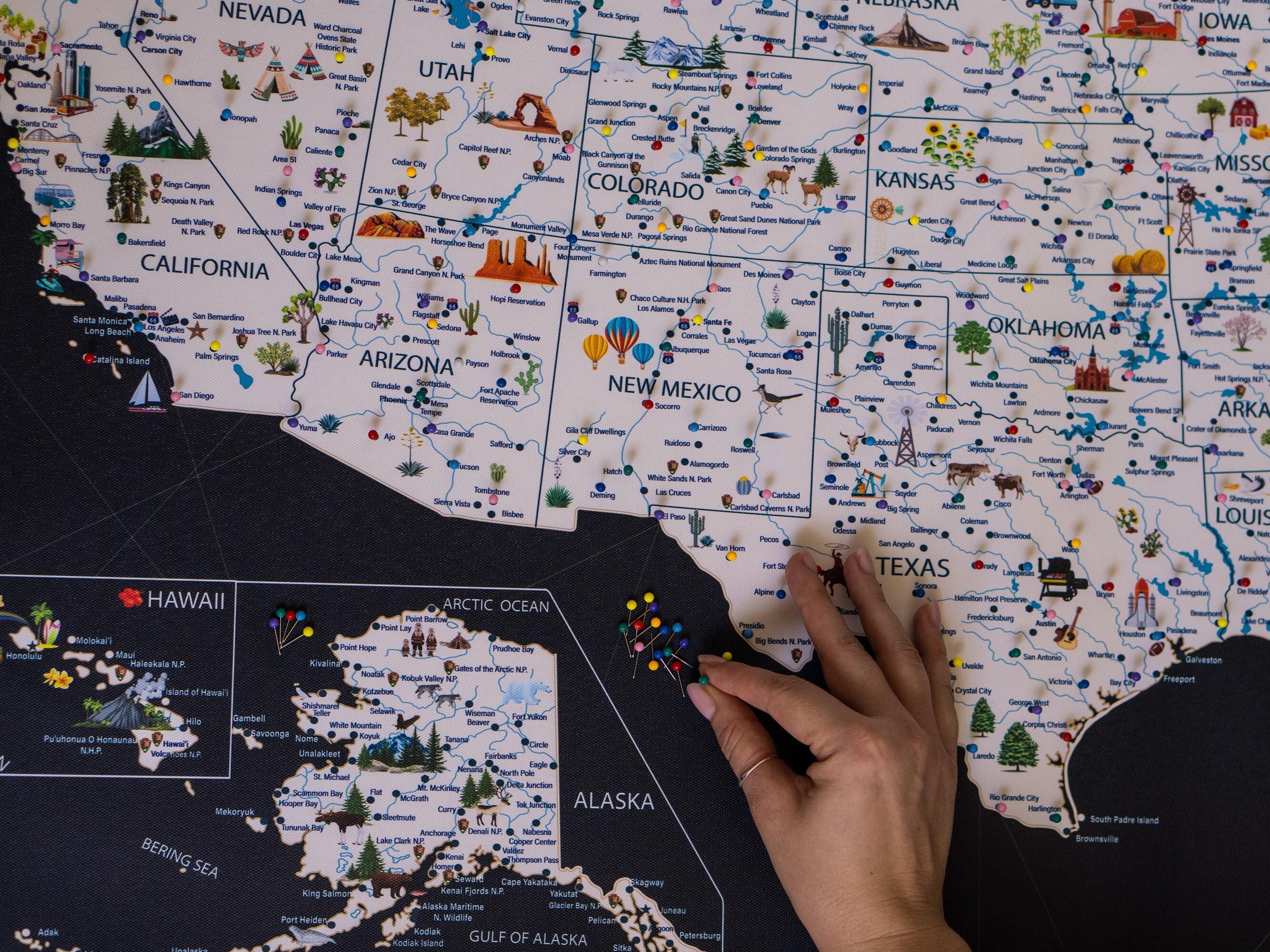 USA Travel Map With Personalization - Illustrated Landmarks